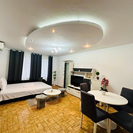 Chic Comfort 1Bdr With Landmark View - Concerthall Boekarest Buitenkant foto