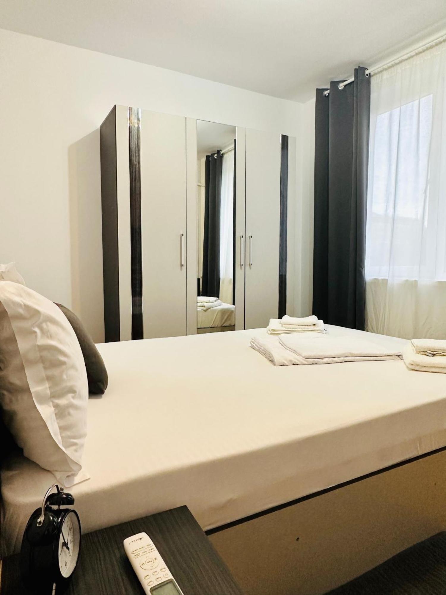 Chic Comfort 1Bdr With Landmark View - Concerthall Boekarest Buitenkant foto