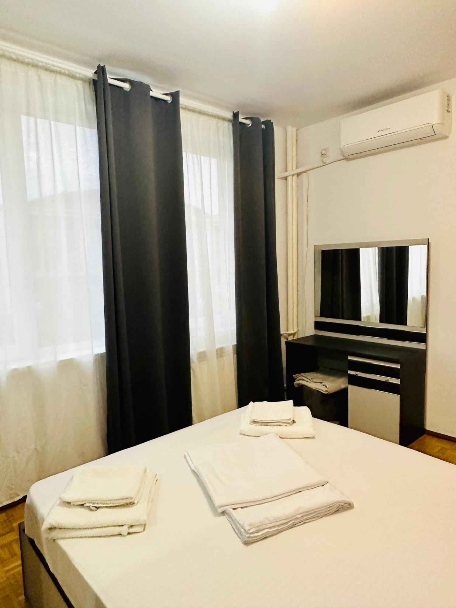 Chic Comfort 1Bdr With Landmark View - Concerthall Boekarest Buitenkant foto