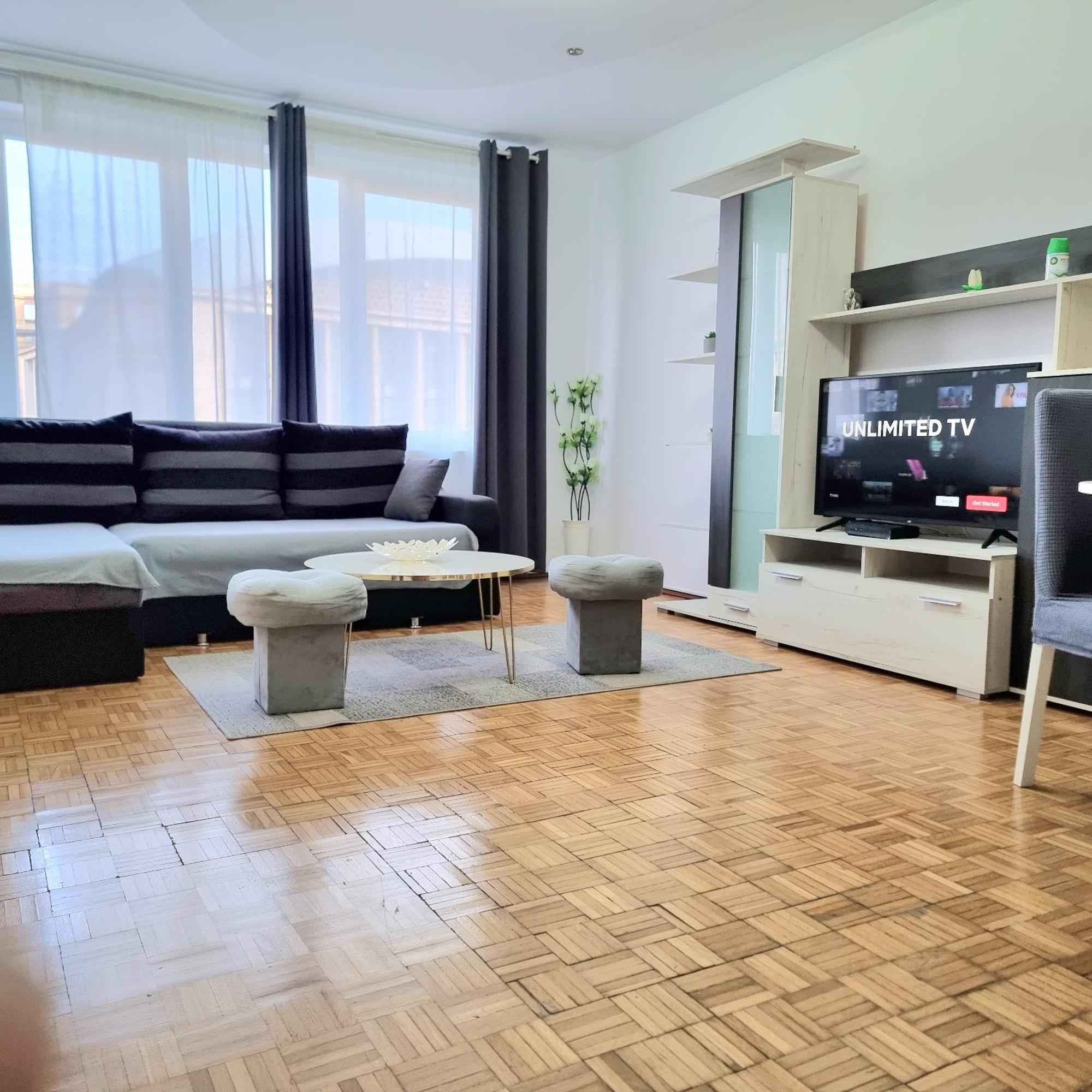 Chic Comfort 1Bdr With Landmark View - Concerthall Boekarest Buitenkant foto