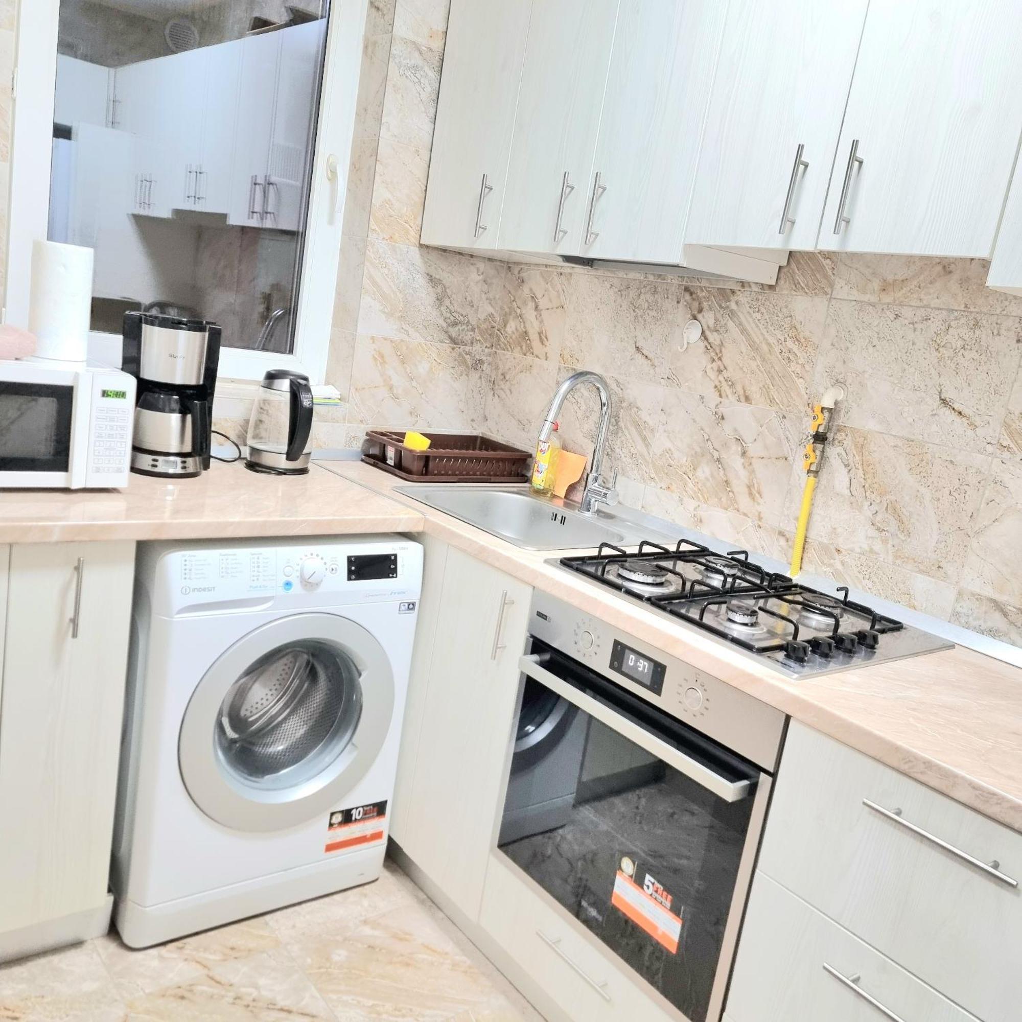 Chic Comfort 1Bdr With Landmark View - Concerthall Boekarest Buitenkant foto