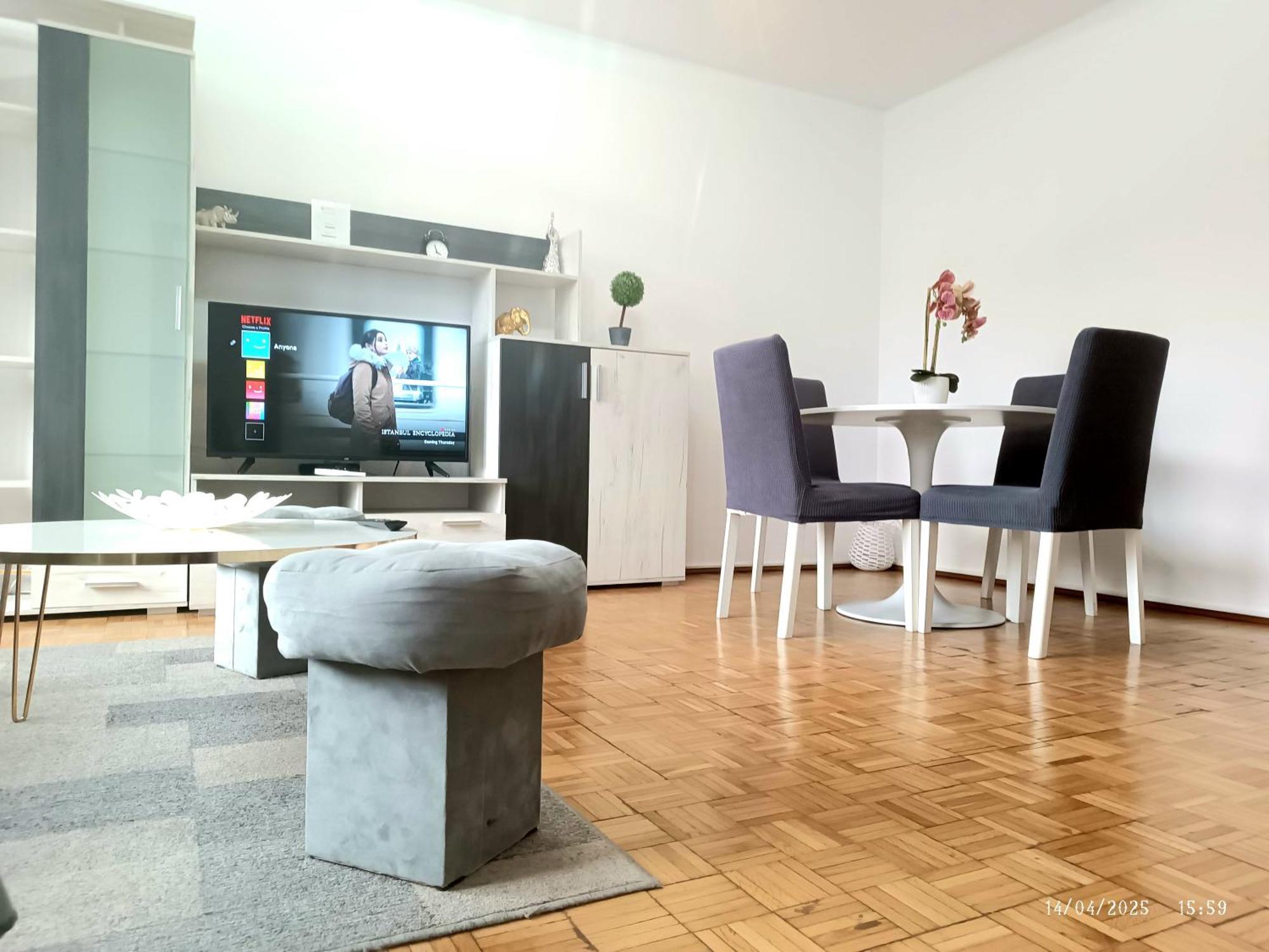 Chic Comfort 1Bdr With Landmark View - Concerthall Boekarest Buitenkant foto
