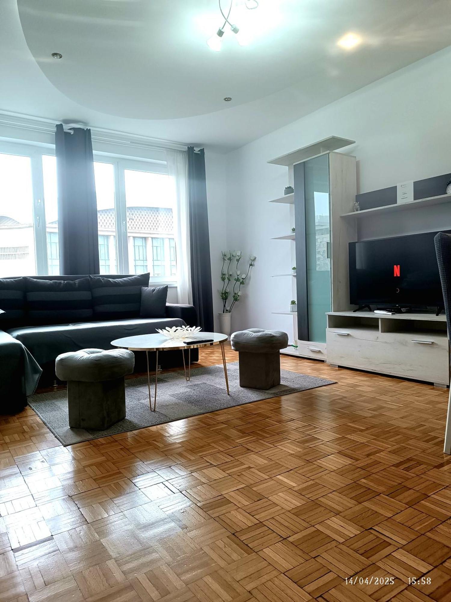 Chic Comfort 1Bdr With Landmark View - Concerthall Boekarest Buitenkant foto