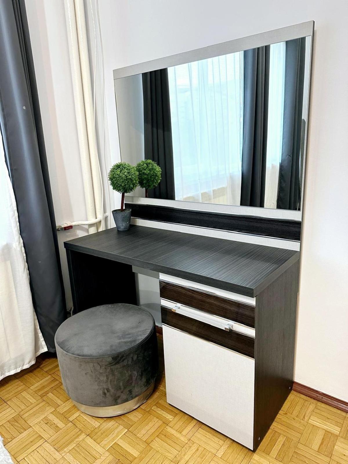 Chic Comfort 1Bdr With Landmark View - Concerthall Boekarest Buitenkant foto
